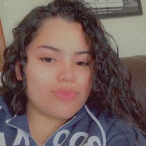 Meet your Posher, Raquel